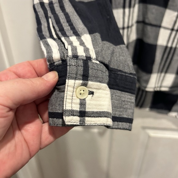 Old Navy Boyfriend Plaid Flannel Shirt Blue White Women's Sz L Popover‎ Gorpcore - Picture 4 of 6